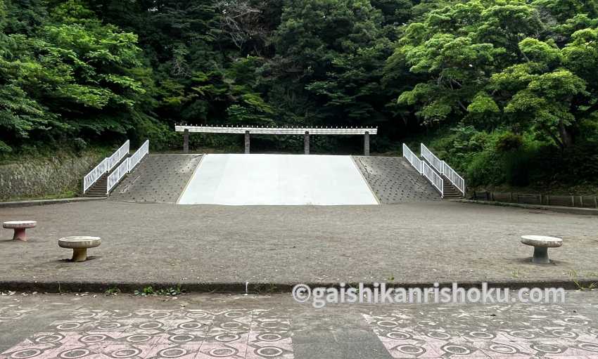 横浜・湘南で自転車の練習におすすめの公園　三ツ池公園の大型すべり台