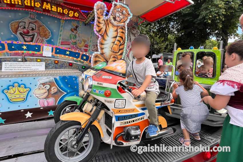 コッヘムのワイン祭り2024の子ども用乗り物