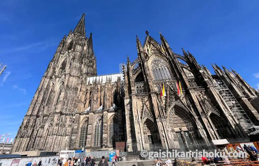ケルン大聖堂 最大級のゴシック建築と高さ157mの尖塔が特徴の世界遺産