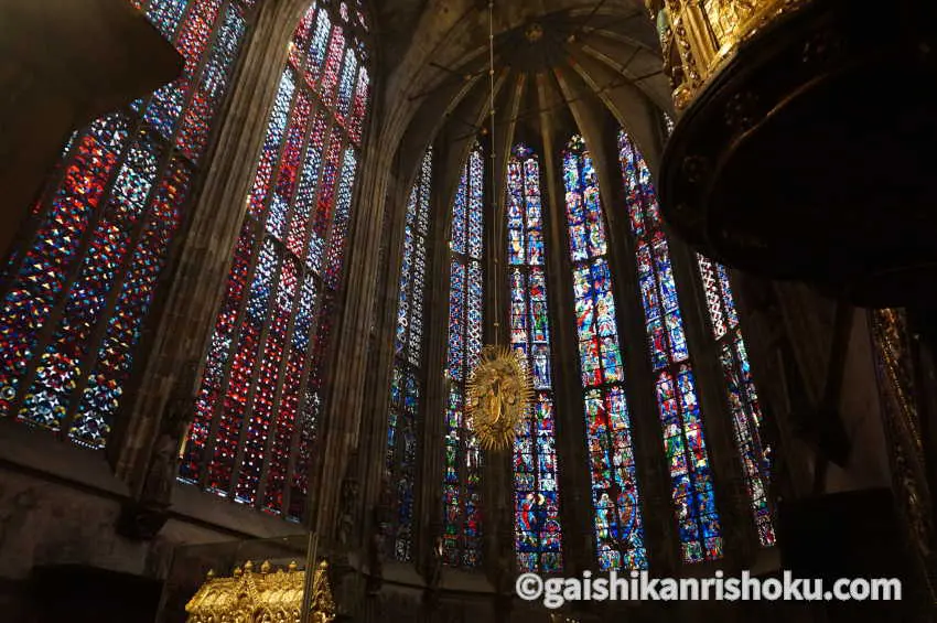 アーヘン大聖堂と宝物館 カール大帝が眠る世界遺産| 金ピカ装飾と美麗
