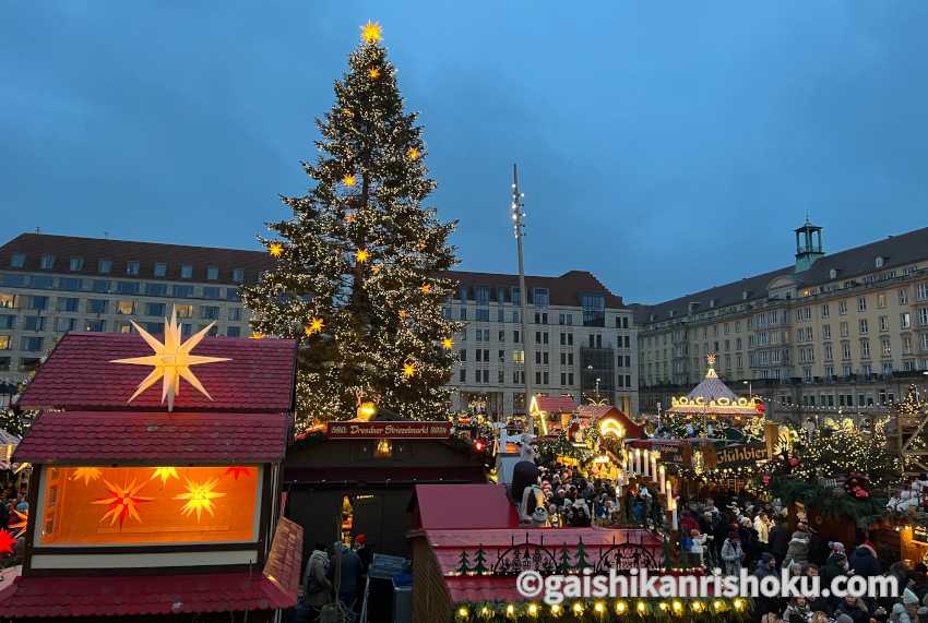 ドレスデンのクリスマスマーケット シュトリーツェルマルクトの会場風景